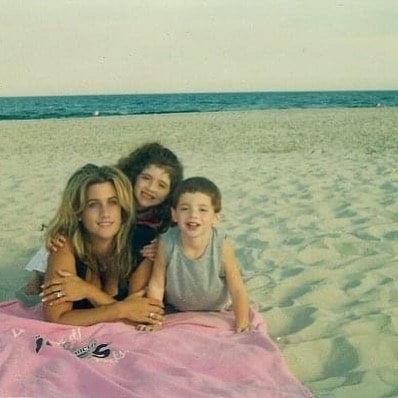 Thomas Barbusca in his childhood with his mother and sister.